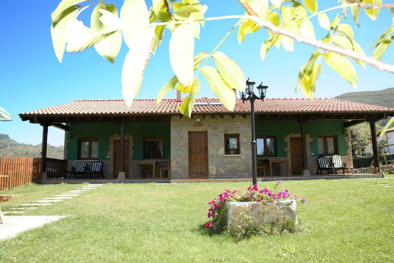 Coviellador Cangas De Onis Pensionat Exteriör bild