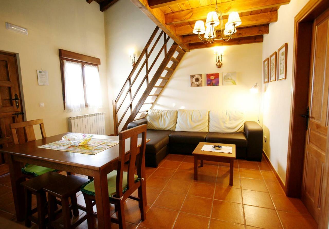Coviellador Cangas De Onis Pensionat Exteriör bild